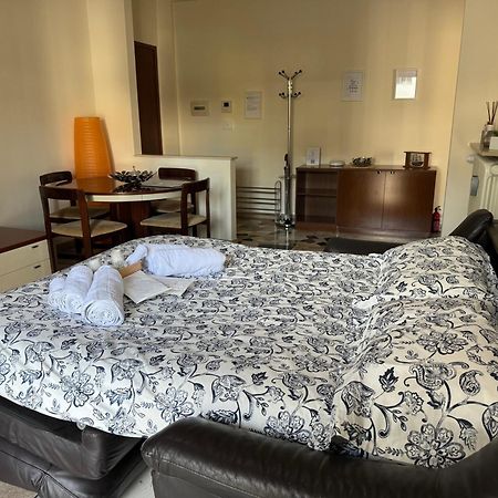 Casa Valentina Apartment Сан Донато Миланезе Екстериор снимка